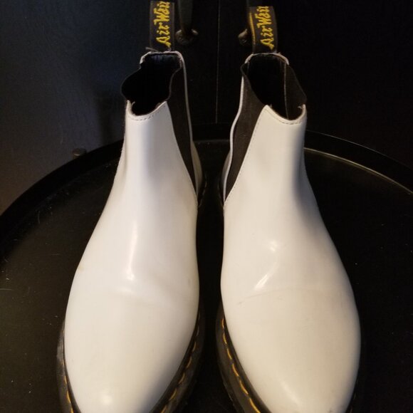 Dr Martens white leather Chelsea boots. Size 9 W. Lightly used. - Picture 6 of 14